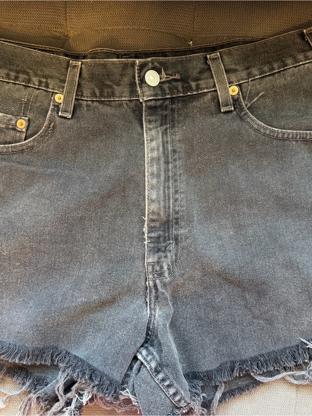 Vintage Levi’s 550 Black Denim Cutoff Shorts W36